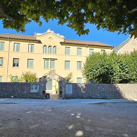 Viviers Gite D'Etape Et De Groupe Du Clos Saint Roch المظهر الخارجي الصورة