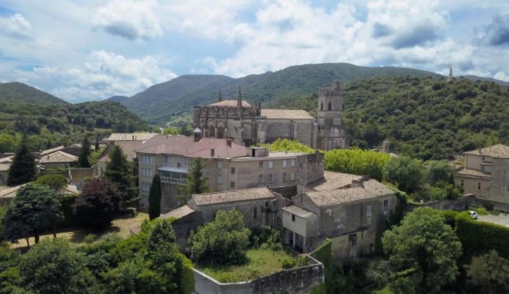 Viviers Gite D'Etape Et De Groupe Du Clos Saint Roch المظهر الخارجي الصورة