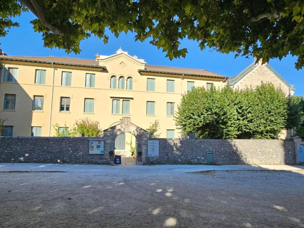 Viviers Gite D'Etape Et De Groupe Du Clos Saint Roch المظهر الخارجي الصورة